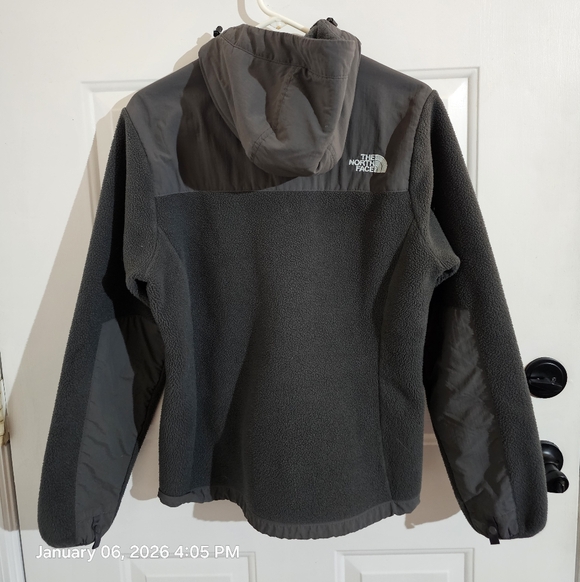 The North Face Womens Dark Gray  Denali Jacket With Hood - Picture 12 of 16